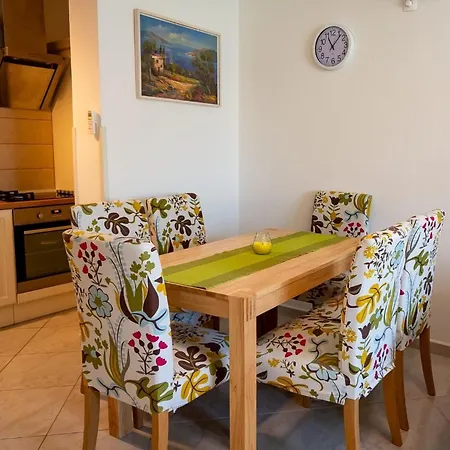 아파트 Kaja 포스티라